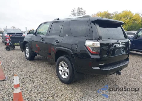 2022 Toyota 4Runner Sr5 z USA, uszkodzony, nr VIN JTEMU5JRXN6033099